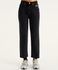 Brendahall.shop1702179fab 1