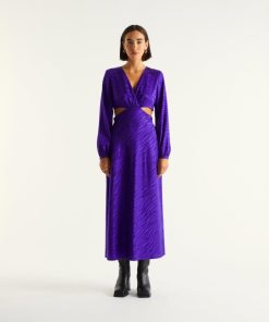 Brendahall.shopa02c1634d3 1